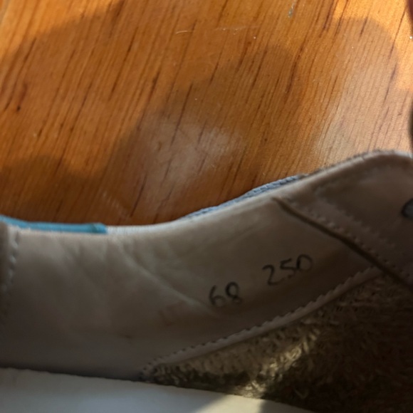 Golden Gooses - Picture 6 of 6